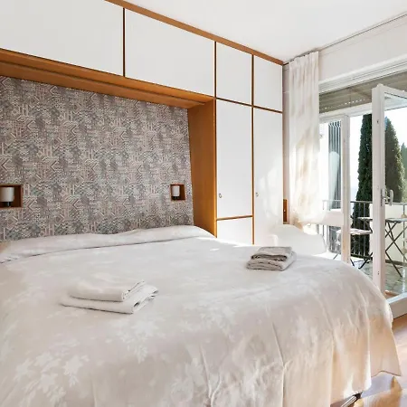 Cosy Holiday In With Swimming Pool * Gardone Riviera