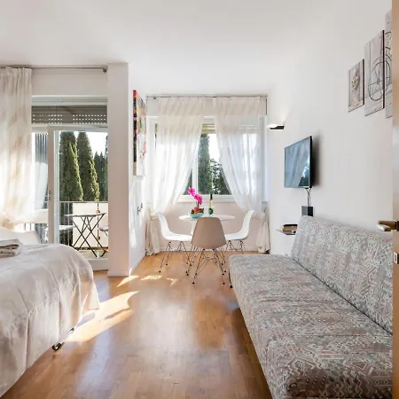 Cosy Holiday In With Swimming Pool Ferienhaus