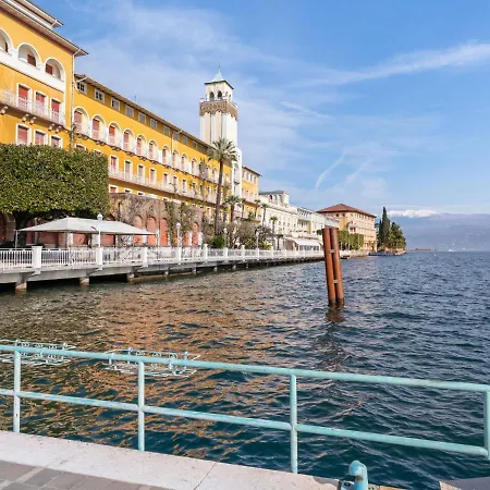 Cosy Holiday In With Swimming Pool * Gardone Riviera