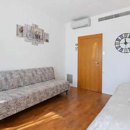 Cosy Holiday In With Swimming Pool Ferienhaus